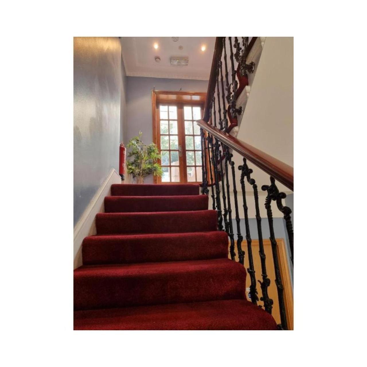 Fb1-Spacious Basement Studio Flat Fits 2- Near Hyde Park London Room photo