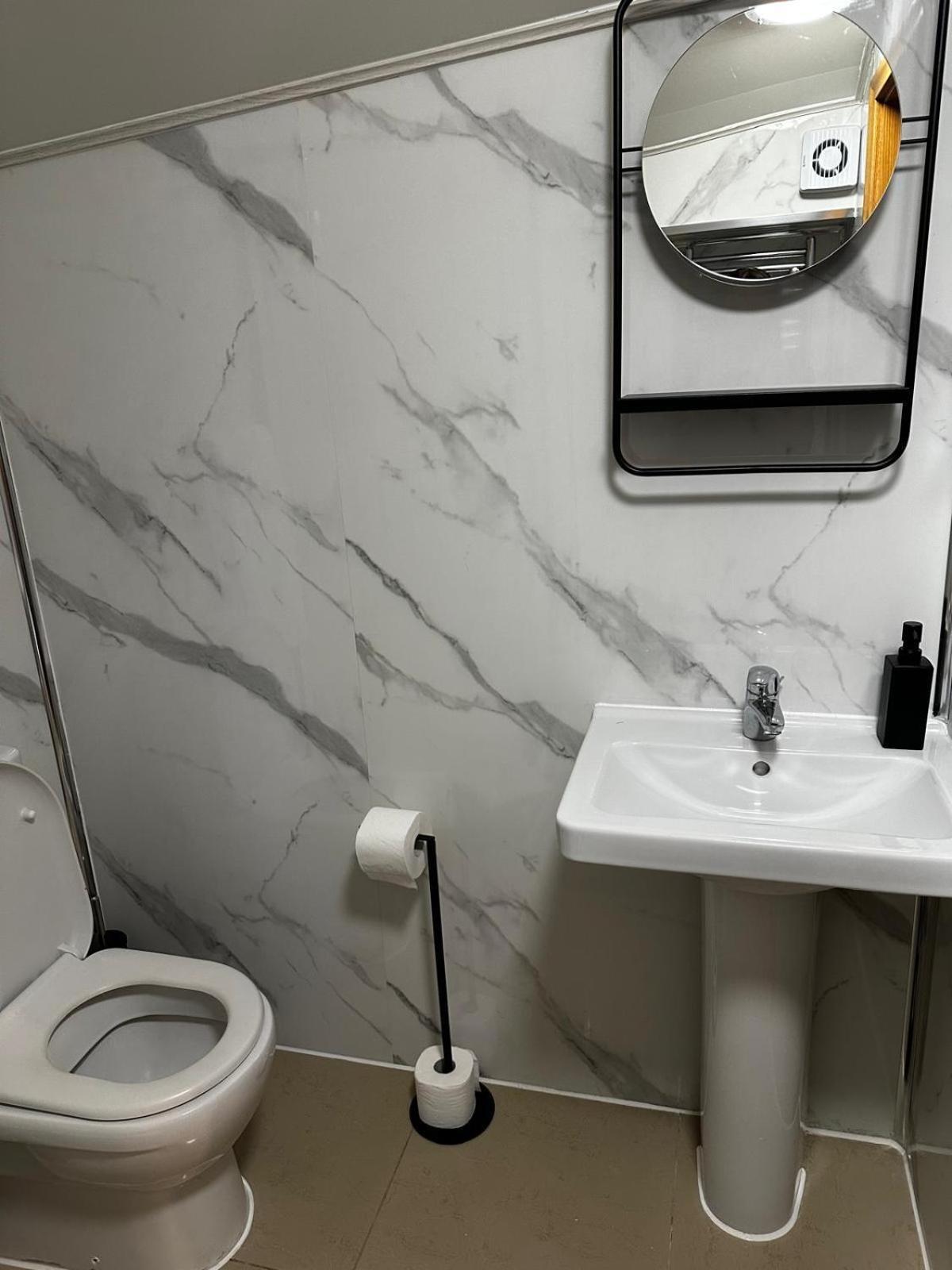 Fb1-Spacious Basement Studio Flat Fits 2- Near Hyde Park London Exterior photo